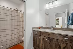 60415 Hedgewood Ln, Bend, OR 97702 - Photo 23