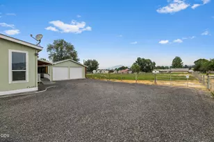 665 NW Apollo Rd, Prineville, OR 97754 - Photo 5