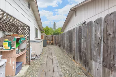 217 Southridge Way, Grants Pass, OR 97527 - Photo 25