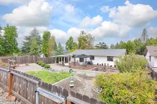 217 Southridge Way, Grants Pass, OR 97527 - Photo 33
