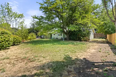 400 S Rose Street #A-B, Phoenix, OR 97535 - Photo 25