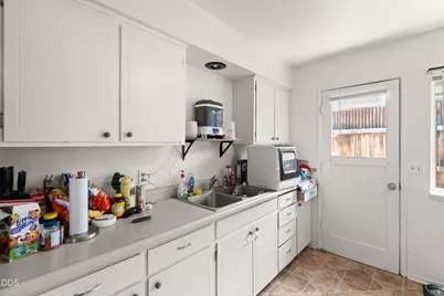 400 S Rose Street #A-B, Phoenix, OR 97535 - Photo 9
