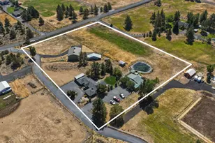 21785 Coyote Dr, Bend, OR 97702 - Photo 3
