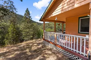 897 Savage Creek Rd, Grants Pass, OR 97527 - Photo 3