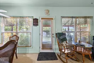 438 NE 11th St, Grants Pass, OR 97526 - Photo 5