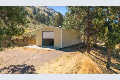 24305 N Hwy 97, Chiloquin, OR 97624 - Photo 57