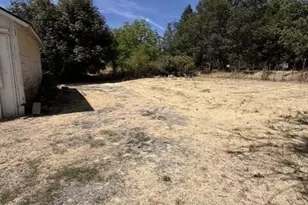 781 N 2nd Ave, Gold Hill, OR 97525 - Photo 17