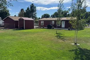 1939 Logan St, Klamath Falls, OR 97603 - Photo 5