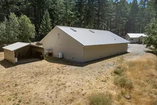 396 Daily Ln, Grants Pass, OR 97527 - Photo 31