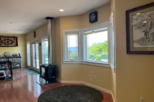 158 Rockingham Cir, Eagle Point, OR 97524 - Photo 11