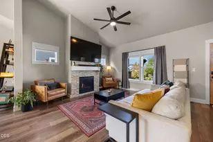 63848 Hunters Cir, Bend, OR 97701 - Photo 9
