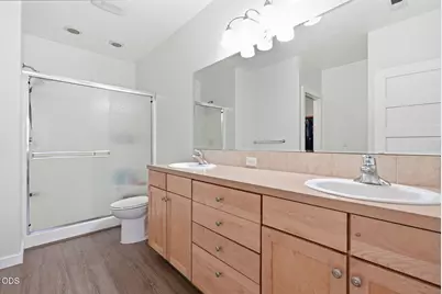 1610 W Carson Avenue, Sisters, OR 97759 - Photo 9