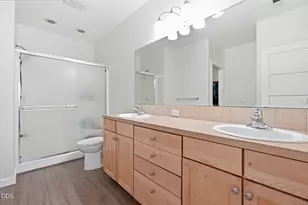 1610 W Carson Ave, Sisters, OR 97759 - Photo 9