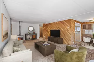 60948 Flint Ln, Bend, OR 97702 - Photo 7