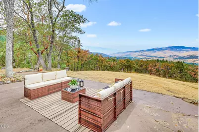 2590 Siskiyou Highway, Ashland, OR 97520 - Photo 21