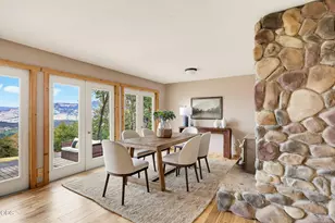 2590 Siskiyou Hwy, Ashland, OR 97520 - Photo 29