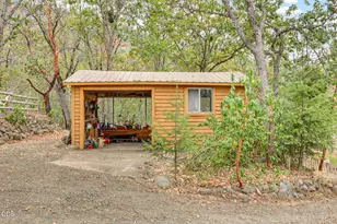 2590 Siskiyou Hwy, Ashland, OR 97520 - Photo 17
