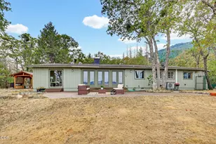 2590 Siskiyou Hwy, Ashland, OR 97520 - Photo 23