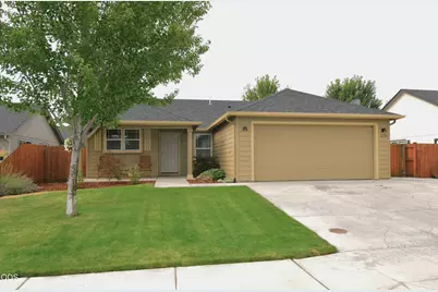 3172 SW Deschutes Avenue, Redmond, OR 97756 - Photo 1