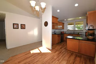 3172 SW Deschutes Avenue, Redmond, OR 97756 - Photo 7