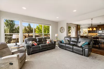408 Parks Loop, Redmond, OR 97756 - Photo 9