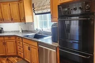 555 Freeman Rd, Central Point, OR 97502 - Photo 13