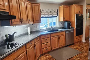 555 Freeman Rd, Central Point, OR 97502 - Photo 17