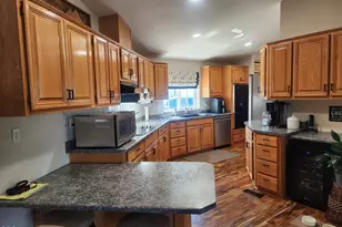 555 Freeman Rd, Central Point, OR 97502 - Photo 15