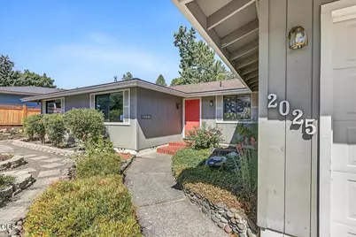 2025 Green Meadows Way, Ashland, OR 97520 - Photo 3