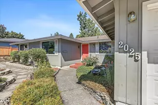 2025 Green Meadows Way, Ashland, OR 97520 - Photo 3