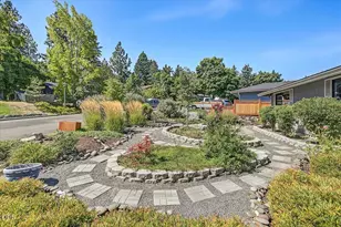 2025 Green Meadows Way, Ashland, OR 97520 - Photo 5