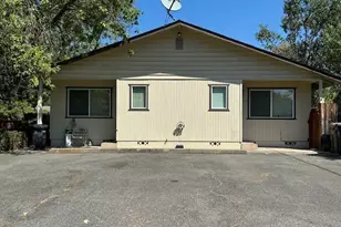 1410 SW G St, Grants Pass, OR 97526 - Photo 7
