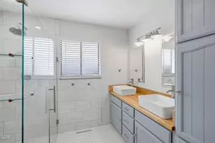 851 NE 10th St, Grants Pass, OR 97526 - Photo 15