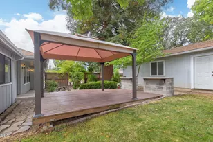 851 NE 10th St, Grants Pass, OR 97526 - Photo 37