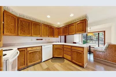 64552 Sylvan Loop, Bend, OR 97701 - Photo 11