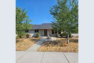 825 NW Poplar Place, Redmond, OR 97756 - Photo 1