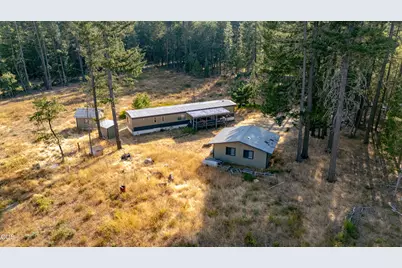 125 Floyd Lane, Cave Junction, OR 97523 - Photo 15