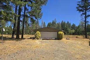 125 Floyd Ln, Cave Junction, OR 97523 - Photo 7