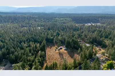 125 Floyd Lane, Cave Junction, OR 97523 - Photo 17