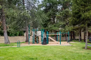 19717 SW Mount Bachelor Dr, Bend, OR 97702 - Photo 25