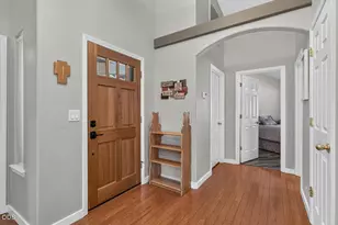 951 Village Cir, Medford, OR 97504 - Photo 3