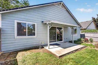 951 Village Circle, Medford, OR 97504 - Photo 25