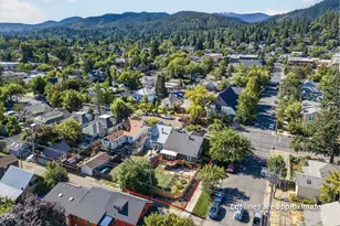 311 B St, Ashland, OR 97520 - Photo 15