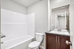 705 NW Walnut Ave, Redmond, OR 97756 - Photo 23