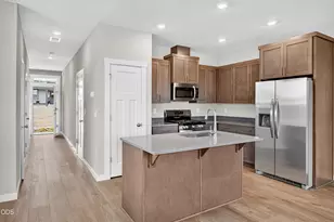 705 NW Walnut Ave, Redmond, OR 97756 - Photo 13