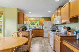 2942 SW Quartz Ave, Redmond, OR 97756 - Photo 9