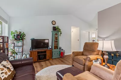 2942 SW Quartz Avenue, Redmond, OR 97756 - Photo 5