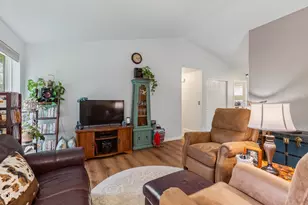 2942 SW Quartz Ave, Redmond, OR 97756 - Photo 5