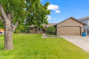 2942 SW Quartz Ave, Redmond, OR 97756 - Photo 1