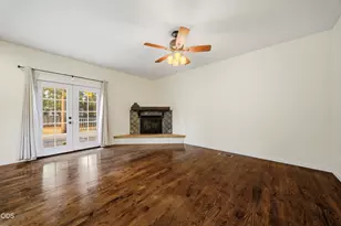 17040 Kasserman Dr, Bend, OR 97707 - Photo 9